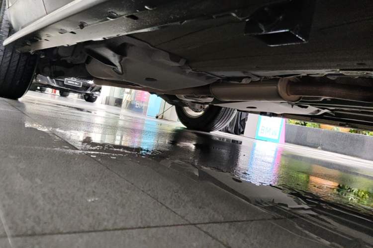 Used Land Rover Discovery Sport 2017 2.0T PURE Chassis Front Right