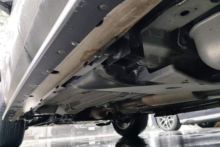 Used Land Rover Discovery Sport 2017 2.0T PURE Chassis Rear Left