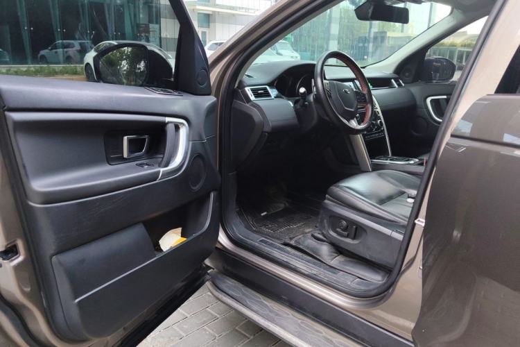 Used Land Rover Discovery Sport 2017 2.0T SE Driver Seat