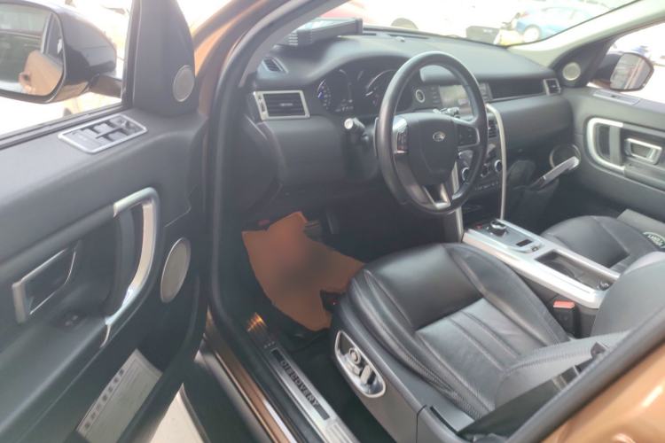 Used Land Rover Discovery Sport 2017 2.0T SE Driver Seat