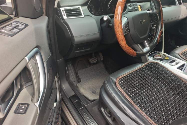 Used Land Rover Discovery Sport 2017 2.0T SE Driver Seat