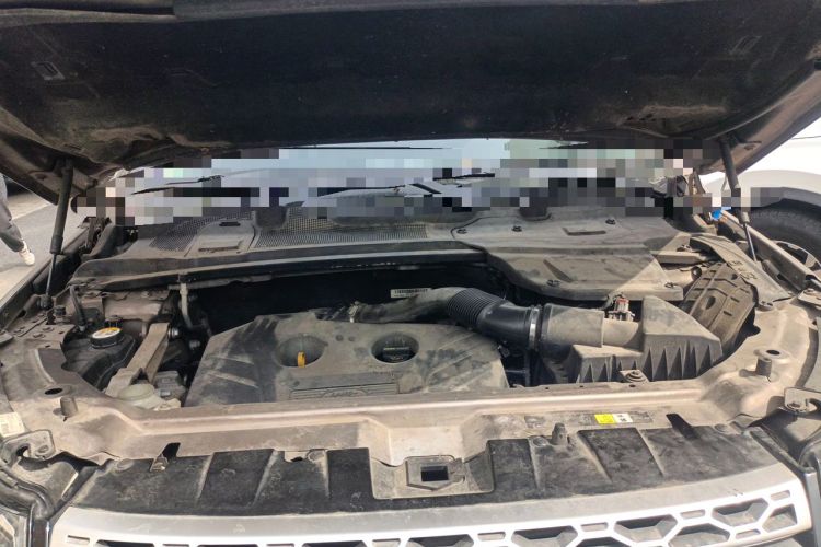 Used Land Rover Discovery Sport 2017 2.0T HSE Engine Bay