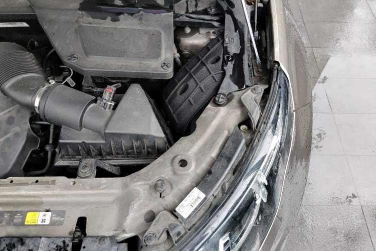 Used Land Rover Discovery Sport 2017 2.0T PURE Engine Bay Left