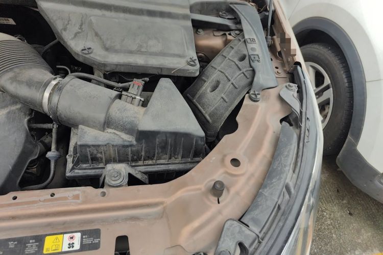 Used Land Rover Discovery Sport 2017 2.0T SE Engine Bay Left