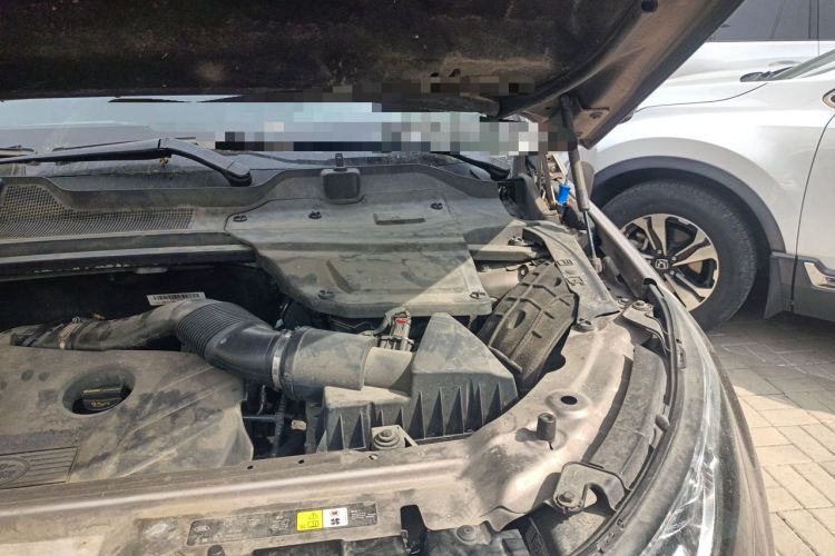 Used Land Rover Discovery Sport 2017 2.0T HSE Engine Bay Left