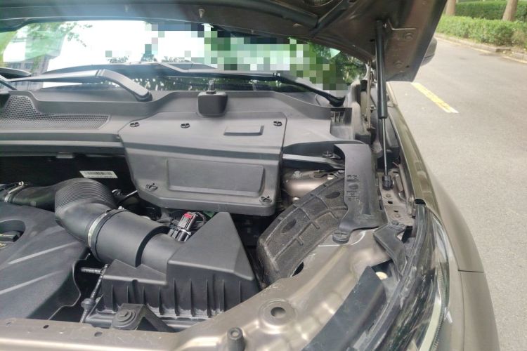 Used Land Rover Discovery Sport 2017 2.0T HSE Engine Bay Left