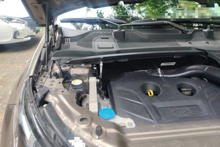 Used Land Rover Discovery Sport 2017 2.0T HSE Engine Bay Right