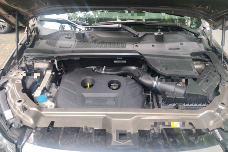 Used Land Rover Discovery Sport 2017 2.0T HSE Engine Bay