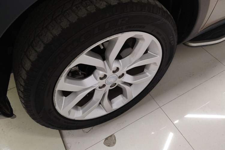 Used Land Rover Discovery Sport 2017 2.0T HSE Exterior 4
