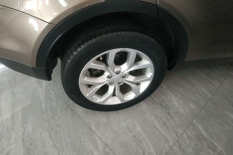 Used Land Rover Discovery Sport 2017 2.0T HSE Exterior 9