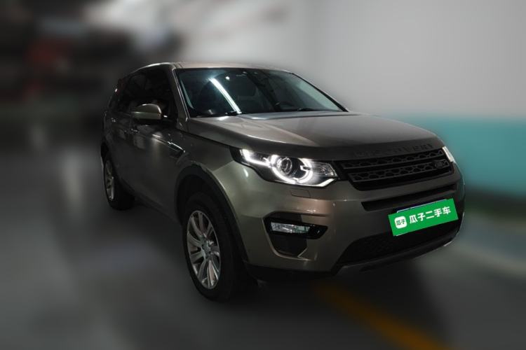 Used Land Rover Discovery Sport 2017 2.0T SE Front Right 45 Deg