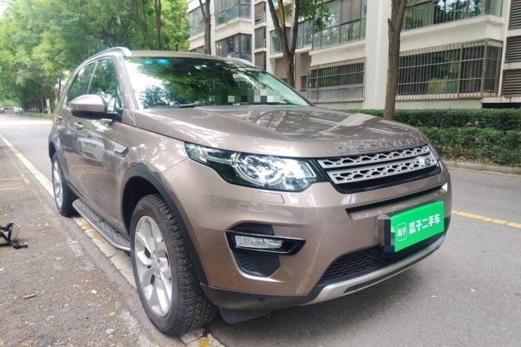 Used Land Rover Discovery Sport 2017 2.0T HSE Front Right 45 Deg