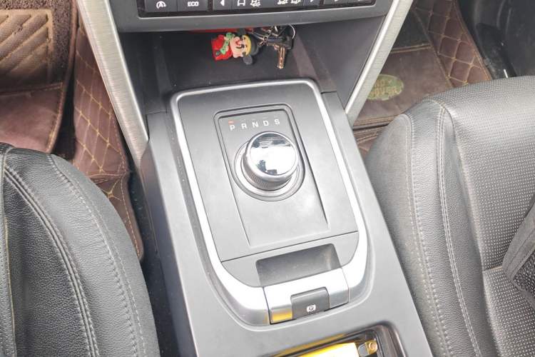 Used Land Rover Discovery Sport 2017 2.0T HSE Gear Lever