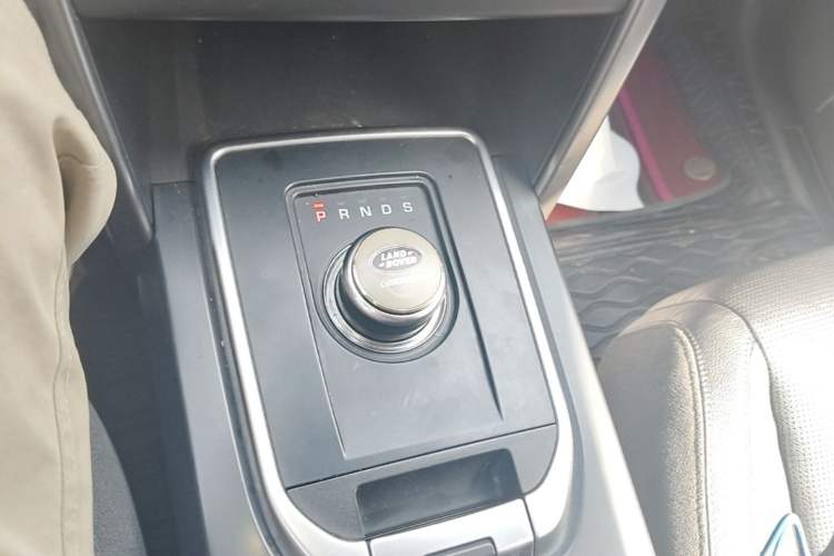 Used Land Rover Discovery Sport 2017 2.0T Cool Black Limited Edition Gear Lever