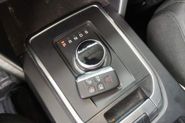 Used Land Rover Discovery Sport 2017 2.0T HSE Gear Lever