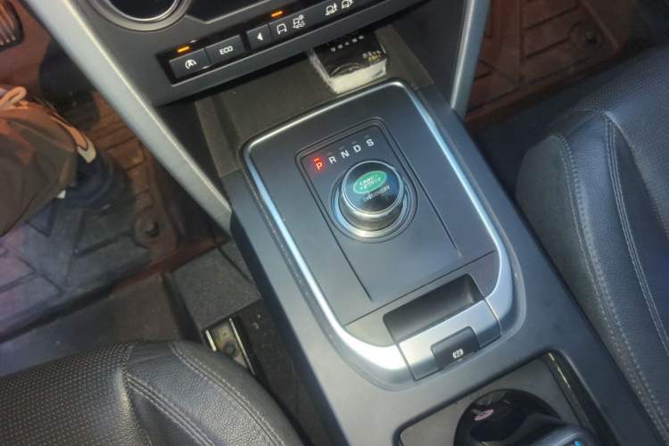 Used Land Rover Discovery Sport 2017 2.0T HSE Gear Lever