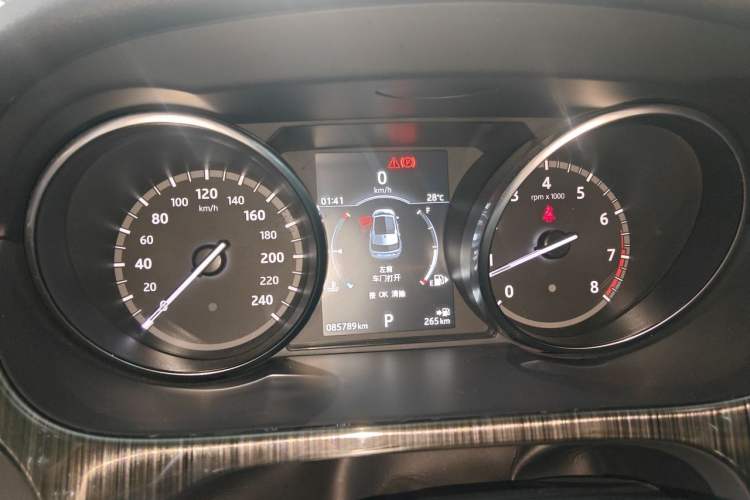 Used Land Rover Discovery Sport 2017 2.0T HSE Instrument Cluster