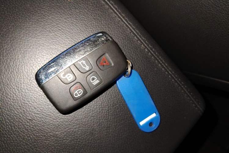 Used Land Rover Discovery Sport 2017 2.0T SE Interior 1