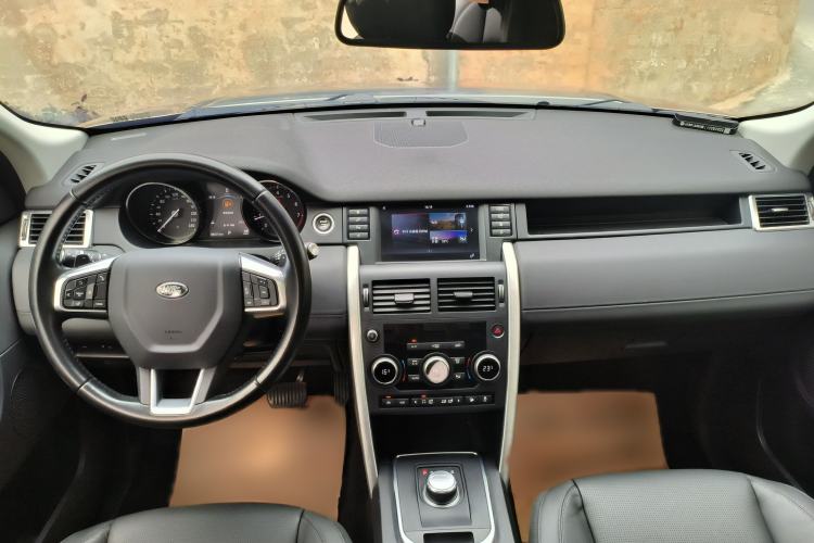 Used Land Rover Discovery Sport 2017 2.0T SE Interior 1