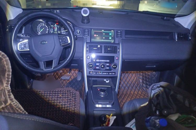 Used Land Rover Discovery Sport 2017 2.0T SE Interior 2