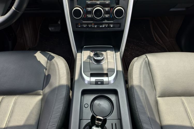 Used Land Rover Discovery Sport 2017 2.0T SE Interior 3