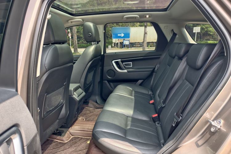 Used Land Rover Discovery Sport 2017 2.0T SE Interior 7