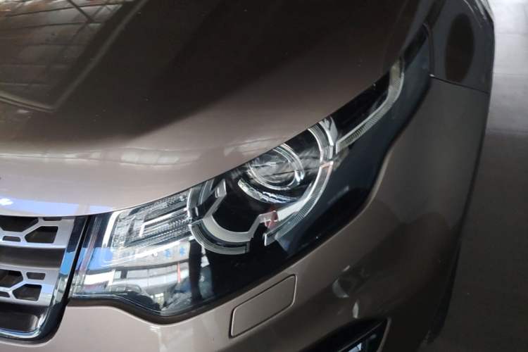 Used Land Rover Discovery Sport 2017 2.0T SE Left Front Headlight
