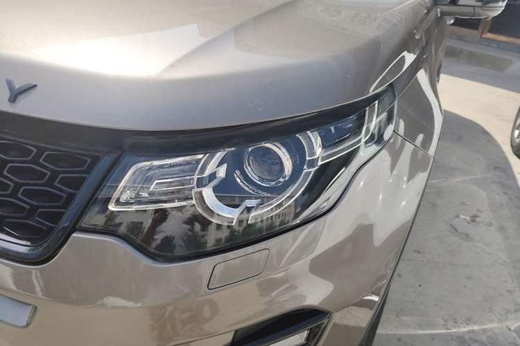 Used Land Rover Discovery Sport 2017 2.0T Cool Black Limited Edition Left Front Headlight
