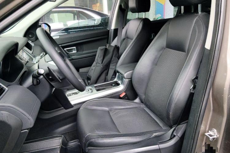 Used Land Rover Discovery Sport 2017 2.0T PURE Left Front Seat