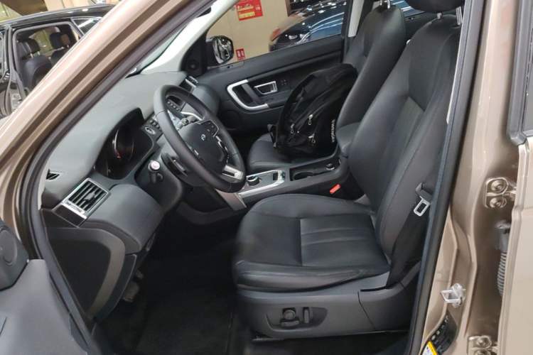 Used Land Rover Discovery Sport 2017 2.0T HSE Left Front Seat