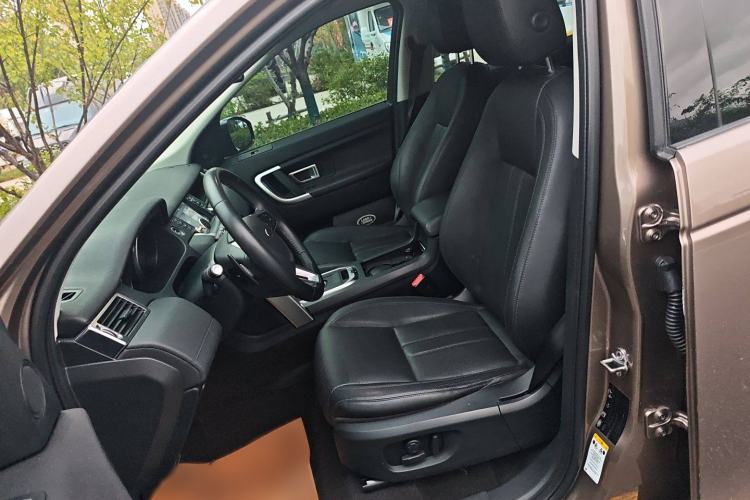Used Land Rover Discovery Sport 2017 2.0T SE Left Front Seat