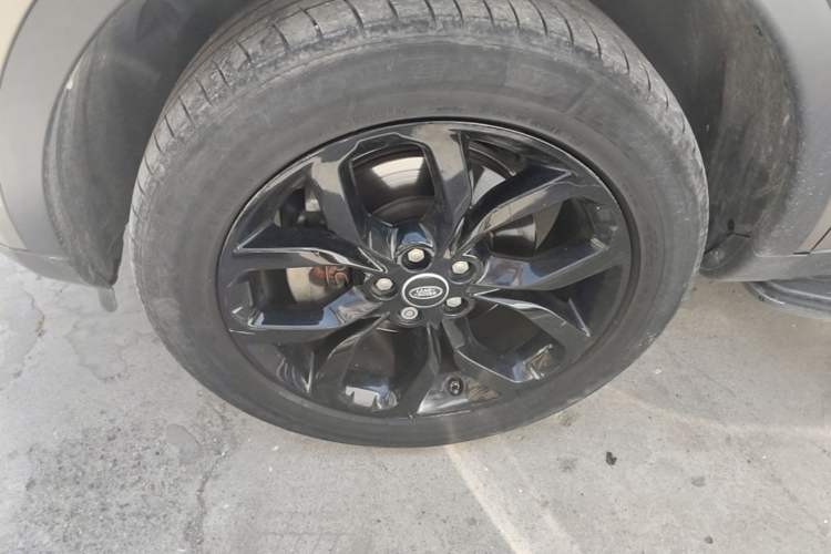 Used Land Rover Discovery Sport 2017 2.0T Cool Black Limited Edition Left Front Wheel Hub