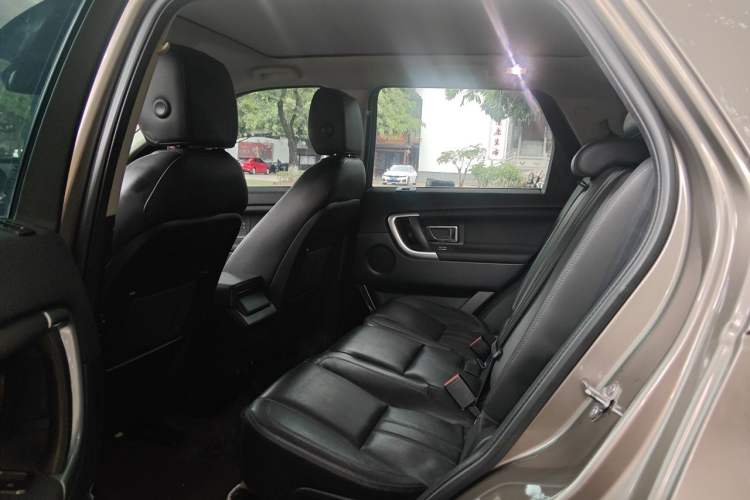 Used Land Rover Discovery Sport 2017 2.0T HSE Left Rear Seat
