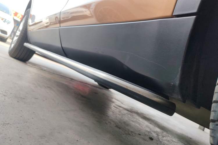 Used Land Rover Discovery Sport 2017 2.0T SE Left Side Sill