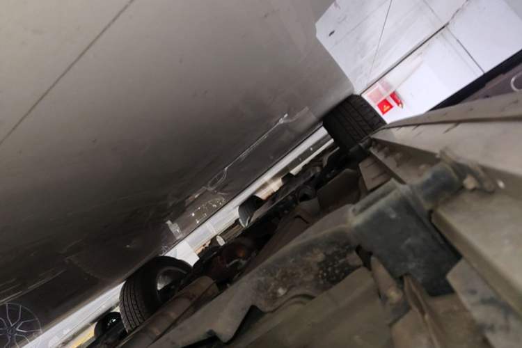 Used Land Rover Discovery Sport 2017 2.0T HSE Left Side Sill