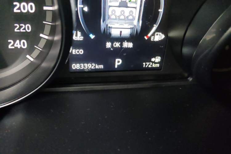 Used Land Rover Discovery Sport 2017 2.0T PURE Odometer Close Up