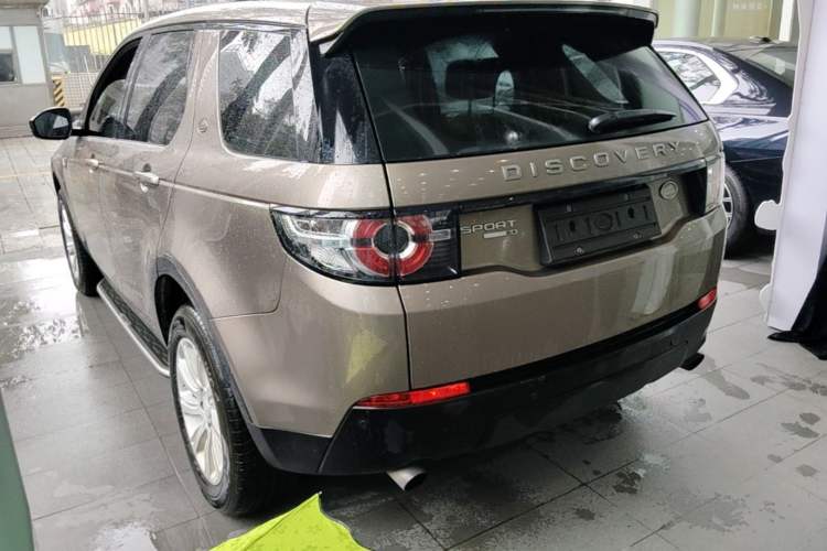 Used Land Rover Discovery Sport 2017 2.0T PURE Rear Left 45 Deg