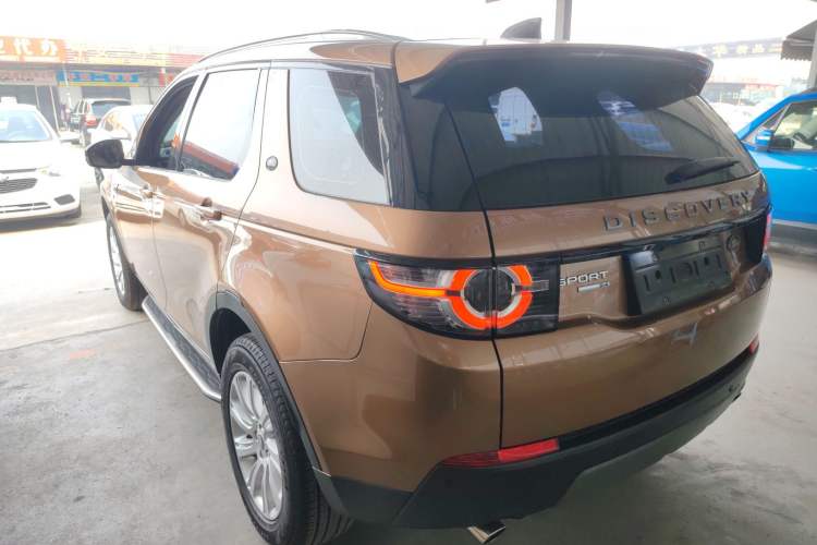 Used Land Rover Discovery Sport 2017 2.0T SE Rear Left 45 Deg