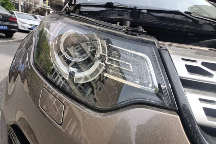 Used Land Rover Discovery Sport 2017 2.0T HSE Right Front Headlight