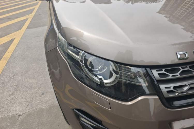 Used Land Rover Discovery Sport 2017 2.0T SE Right Front Headlight