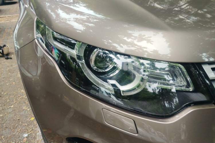 Used Land Rover Discovery Sport 2017 2.0T HSE Right Front Headlight