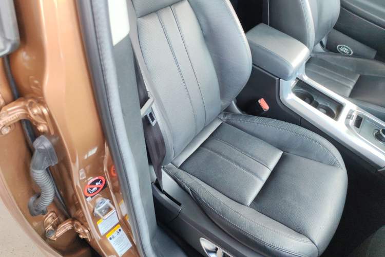 Used Land Rover Discovery Sport 2017 2.0T SE Right Front Seat