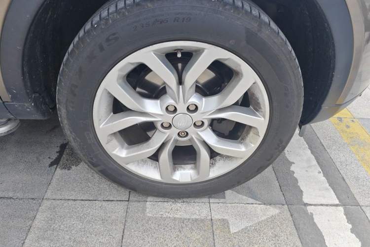 Used Land Rover Discovery Sport 2017 2.0T HSE Right Front Wheel Hub