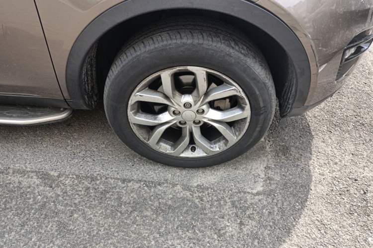 Used Land Rover Discovery Sport 2017 2.0T HSE Right Front Wheel Hub