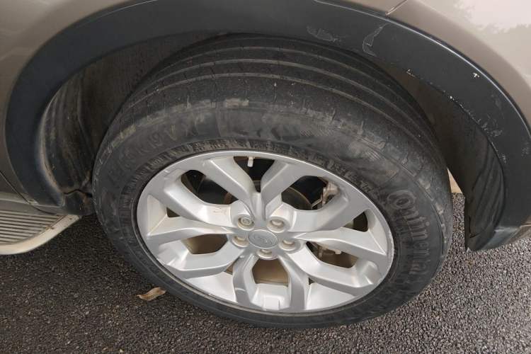 Used Land Rover Discovery Sport 2017 2.0T HSE Right Front Wheel Hub
