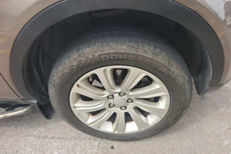 Used Land Rover Discovery Sport 2017 2.0T SE Right Front Wheel Hub