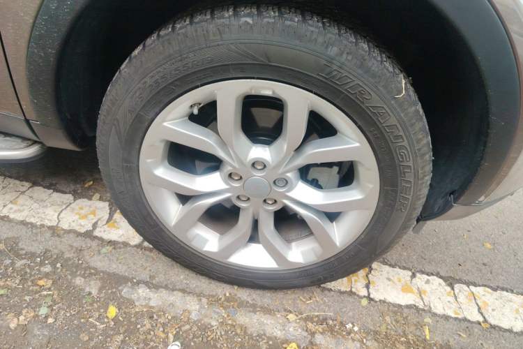 Used Land Rover Discovery Sport 2017 2.0T HSE Right Front Wheel Hub