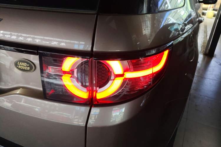 Used Land Rover Discovery Sport 2017 2.0T SE Right Rear Taillight