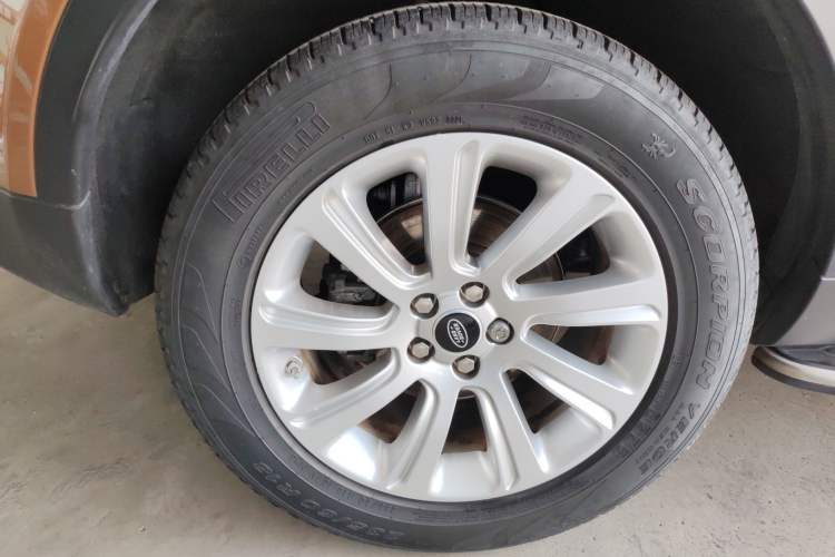 Used Land Rover Discovery Sport 2017 2.0T SE Right Rear Wheel Hub