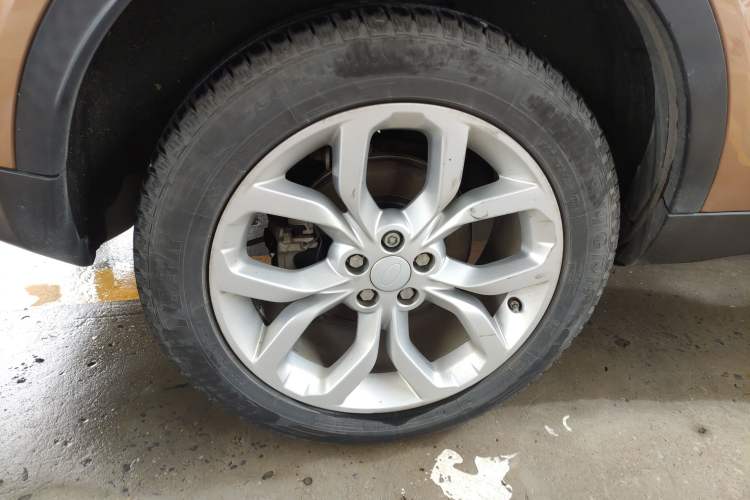Used Land Rover Discovery Sport 2017 2.0T HSE Right Rear Wheel Hub